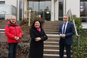 v.l.n.r.: Wolfgang Vöpel (SPD-Fraktion Herscheid), Nezahat Baradari (SPD-MdB), Uwe Schmalenbach (Bürgermeister)